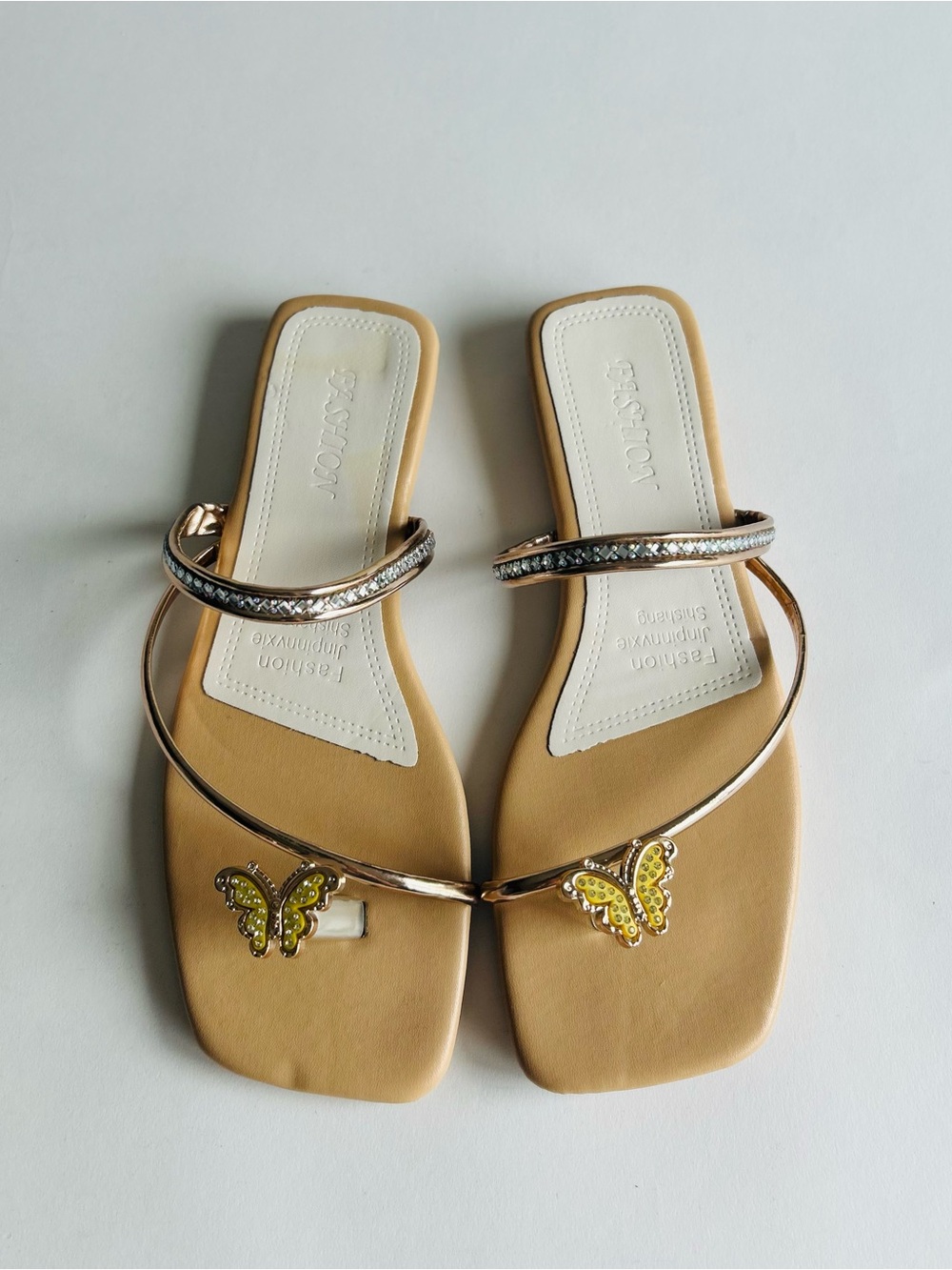 Fashion Crean Leather Yellow Gold Glitter Hardware Flip Flops size EUR37, US6.5